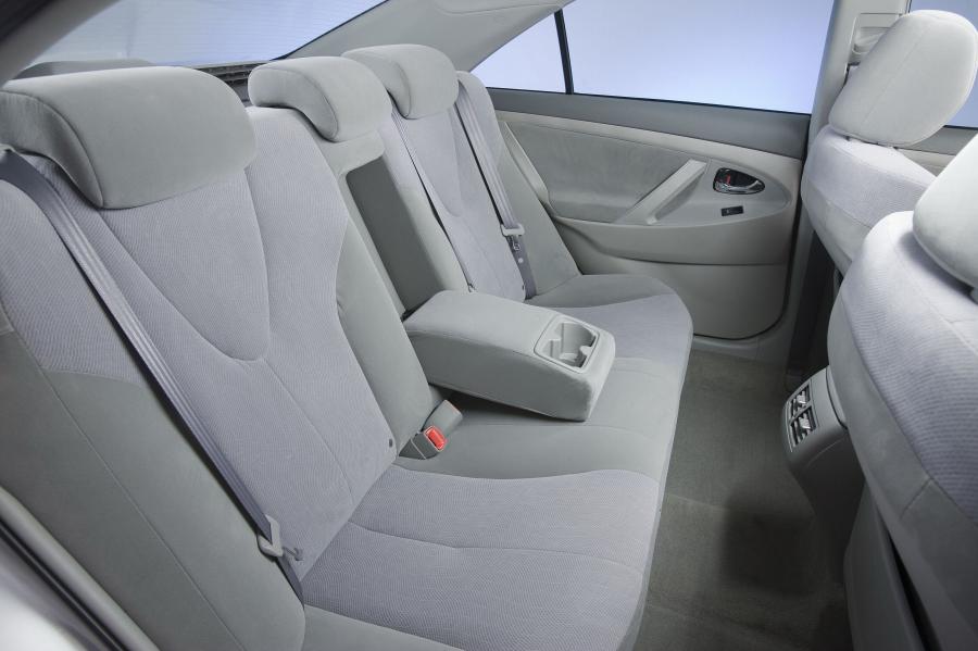  Toyota Camry Hybrid 2010 года  (фото 3 из 27)